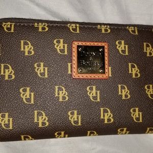 NWT Dooney and Bourke gretta wallet